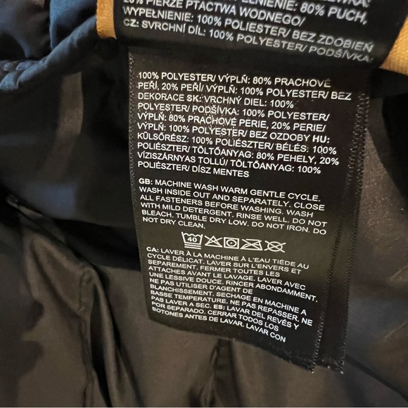 The North Face Men's Aconcagua
Vest - BLACK SIZE 3XL - Picture 8 of 11